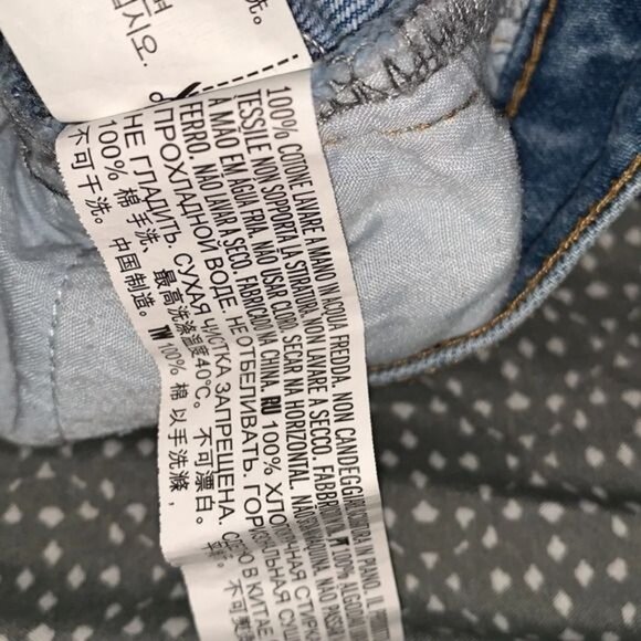 Forever 21 Distressed Denim Mini Skirt Size 26 - Picture 4 of 8